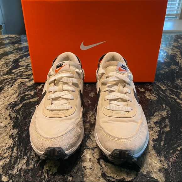 Women’s Nike Waffle Debut Sneakers. Size 7.5 - Picture 8 of 10